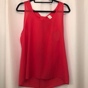 Coral tank with bow back